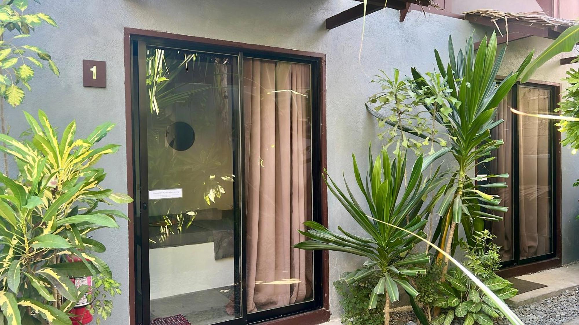 Yay Lodge Siargao, Private Room 1 With Ac & Hot Shower And Fast Starlink Wifi เจเนอรัลลูนา ภายนอก รูปภาพ